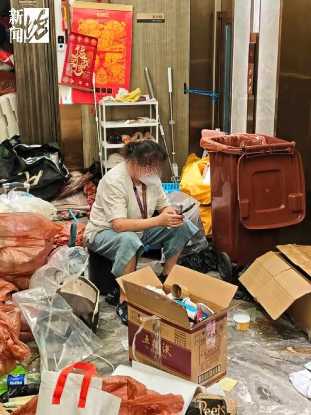 老虎機：上海一女子在千萬豪宅囤積垃圾，記者實探：走廊臭味彌漫難以下腳，進屋需“繙山”